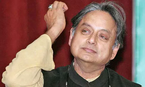 ‘ബി.ബി.സി റെയ്ഡ് പരിതാപകരമായ സെല്‍ഫ് ഗോൾ, തരംതാണ പ്രതികാരമായേ ലോകം ഇതിനെ കാണൂ’; പരിഹസിച്ച് ശശി തരൂർ