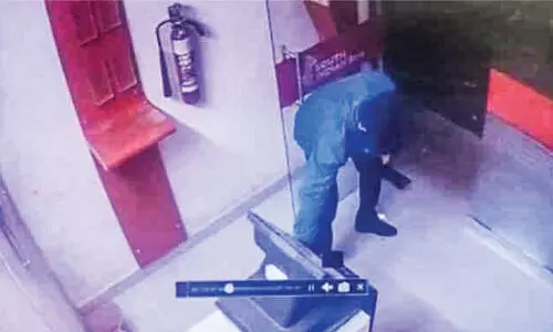 ATM theft using firecrackers ATM theft using firecrackers
