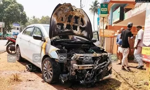 ആലപ്പുഴയിൽ ഓടുന്ന കാറിന്​ തീപിടിച്ചു; ഡ്രൈവർ രക്ഷപ്പെട്ടു