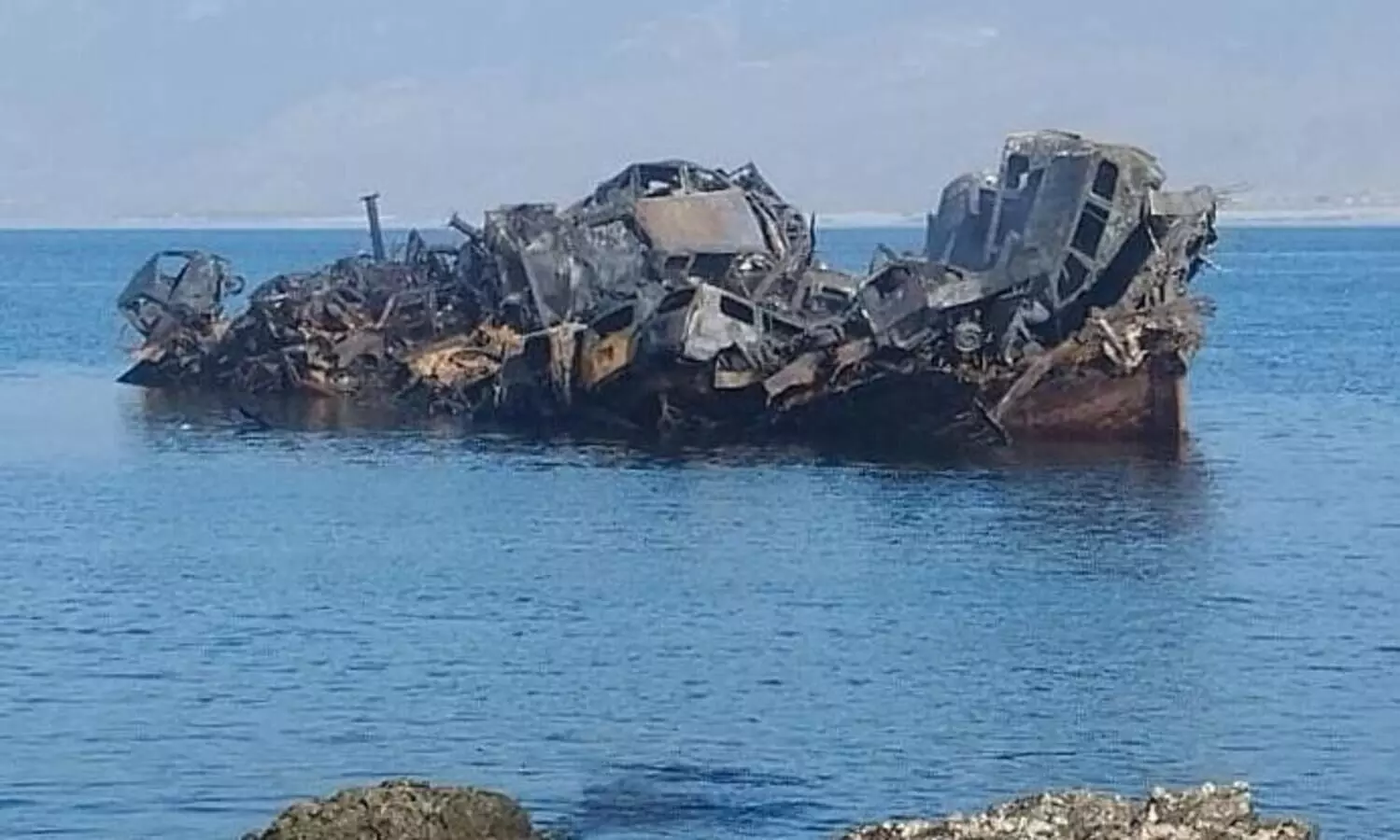സലാല തീരത്ത് ചരക്ക് കപ്പൽ കത്തി നശിച്ചു; ആളപായമില്ല
