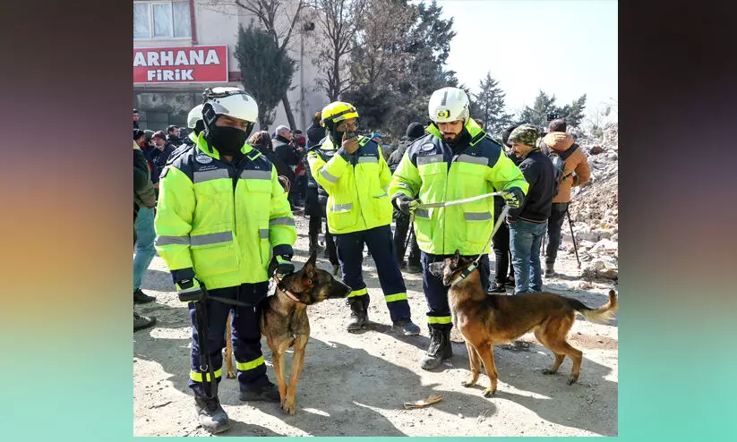 ഭൂ​ക​മ്പ​ത്തി​ന്‍റെ പ​ത്താം​ദി​ന​ത്തി​ലും ജീ​വ​ന്‍റെ തു​ടി​പ്പ്​