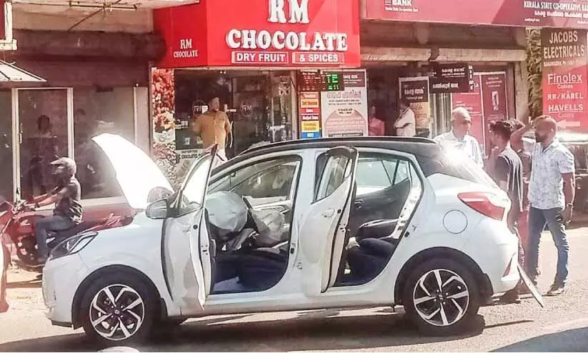 കഞ്ഞിക്കുഴിയിൽ കാറുകളുടെ കൂട്ടയിടി