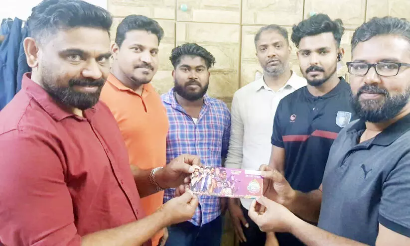 ‘ഹാർമോണിയസ് കേരള’ പ്രവേശന ടിക്കറ്റ് വിതരണം മദീനയിലും സജീവം