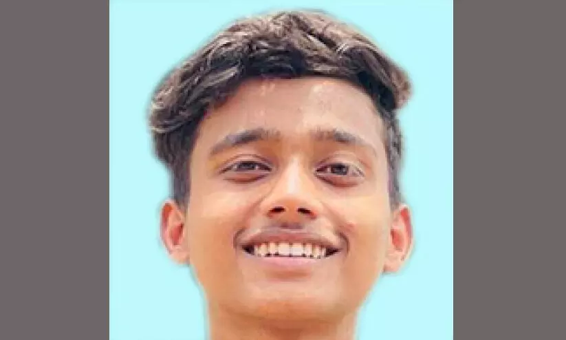 പ്ലസ്ടു വിദ്യാർഥി കെട്ടിടത്തിൽ നിന്ന് വീണുമരിച്ച നിലയിൽ പ്ലസ്ടു വിദ്യാർഥി കെട്ടിടത്തിൽ നിന്ന് വീണുമരിച്ച നിലയിൽ