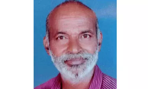 മധ്യവയസ്കൻ ദുരൂഹ സാഹചര്യത്തിൽ വഴിയരികിൽ മരിച്ച നിലയിൽ