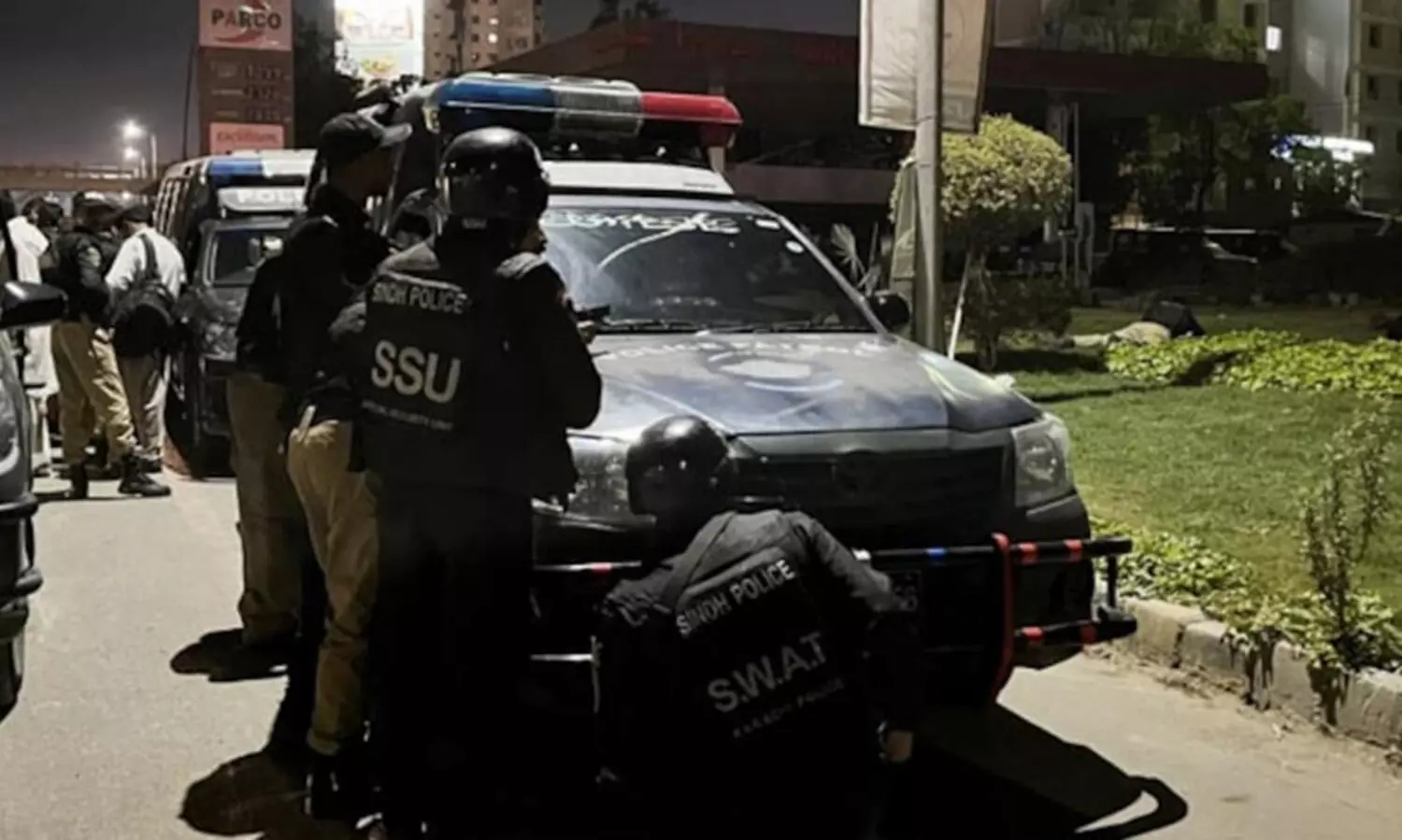 കറാച്ചി പൊലീസ് ആസ്ഥാനത്ത് ഭീകരാക്രമണം; മൂന്ന് ഭീകരരെ വധിച്ചു