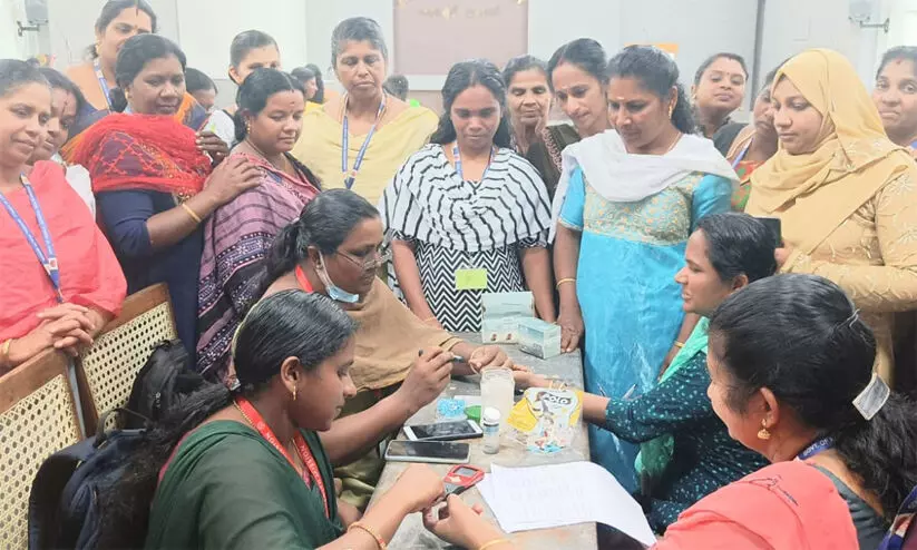 മുഴുവന് ആശാ പ്രവര്ത്തകര്ക്കും അനീമിയ പരിശോധന നടത്തുമെന്ന് വീണ ജോര്ജ് മുഴുവന് ആശാ പ്രവര്ത്തകര്ക്കും അനീമിയ പരിശോധന നടത്തുമെന്ന് വീണ ജോര്ജ്