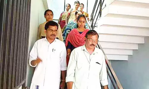 LDF besieged the Panchayat President in Mavoor