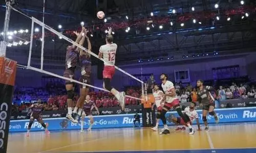 പ്രൈം വോളിബോൾ: തണ്ടർബോൾട്ട്സിനെ ഞെട്ടിച്ച് കാലിക്കറ്റ് ഹീറോസ്