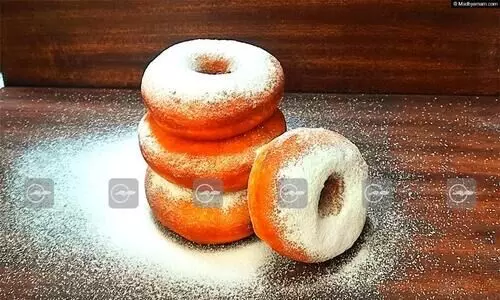 ഡോണട്ട് ഈസിയായി ഇനി വീട്ടിൽ ഉണ്ടാക്കാം ഡോണട്ട് ഈസിയായി ഇനി വീട്ടിൽ ഉണ്ടാക്കാം