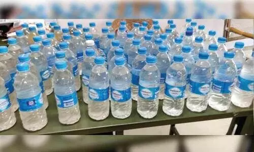 കുടിവെള്ള കുപ്പിയിൽ കടത്തിയ ചാരായം പിടികൂടി