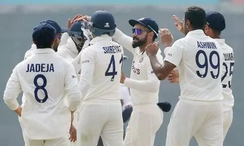 ആസ്ട്രേലിയ 263ന് പുറത്ത്; വൻ ലീഡ് ലക്ഷ്യമിട്ട് ഇന്ത്യ