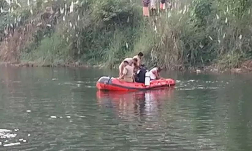 പമ്പാ നദിയിൽ ഒഴുക്കിൽപെട്ട രണ്ടുപേരുടെ മൃതദേഹം കണ്ടെത്തി പമ്പാ നദിയിൽ ഒഴുക്കിൽപെട്ട രണ്ടുപേരുടെ മൃതദേഹം കണ്ടെത്തി