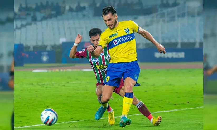 എ.ടി.കെയോട് തോറ്റ് ബ്ലാസ്റ്റേഴ്സ് (2-1); അഞ്ചാം സ്ഥാനത്തേക്ക് വീണു; രാഹുലിന് ചുവപ്പ് കാർഡ് എ.ടി.കെയോട് തോറ്റ് ബ്ലാസ്റ്റേഴ്സ് (2-1); അഞ്ചാം സ്ഥാനത്തേക്ക് വീണു; രാഹുലിന് ചുവപ്പ് കാർഡ്