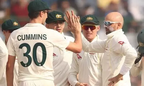 ഇന്ത്യൻ ചെറുത്തുനിൽപ് അപകടത്തിലാക്കി വിക്കറ്റു വീഴ്ച; നാലു പേരെ മടക്കി ലിയോൺ ഇന്ത്യൻ ചെറുത്തുനിൽപ് അപകടത്തിലാക്കി വിക്കറ്റു വീഴ്ച; നാലു പേരെ മടക്കി ലിയോൺ