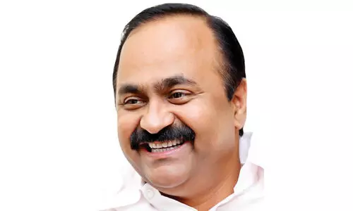 സര്‍ക്കാര്‍ സഹായത്തോടെ ആരംഭിച്ച സംരംഭങ്ങളുടെ പട്ടിക പുറത്ത് വിടാന്‍ ധൈര്യമുണ്ടോയെന്ന് പ്രതിപക്ഷ നേതാവ്