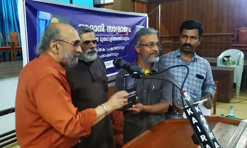 പത്രപ്രവർത്തകനെന്ന നിലയിൽ വസ്തുതകൾ വിളിച്ചു പറയുക മാത്രമാണ് ചെയ്തതെന്ന് പരഞ്ജോയ് ഗുഹ ഠാകുർത