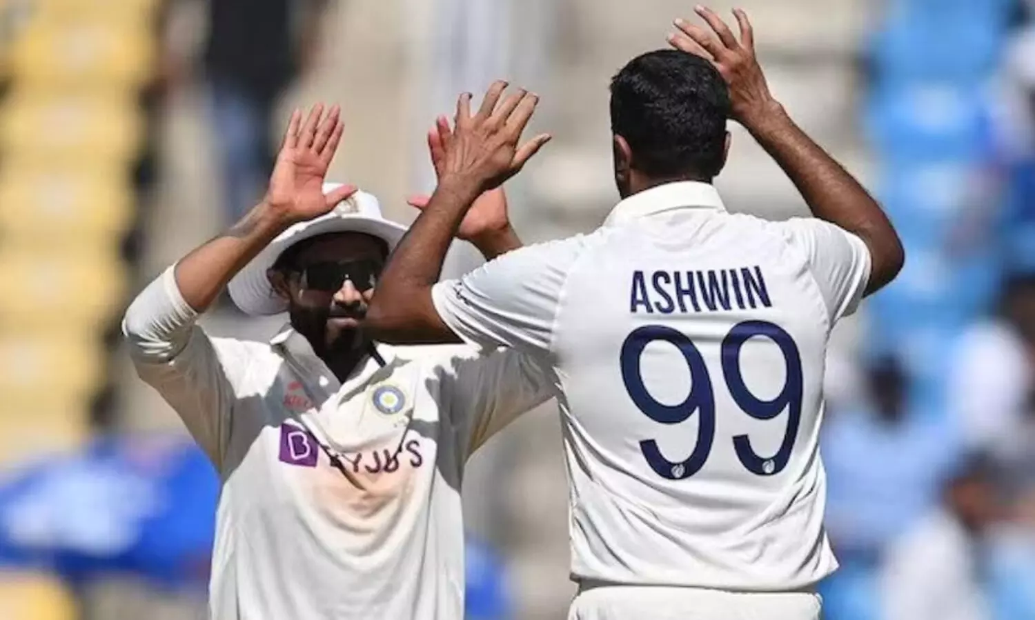 സ്പിൻ കെണിയിൽ വീണ് ആസ്ട്രേലിയ; രണ്ടാം ടെസ്റ്റിൽ ഇന്ത്യക്ക് ആറു വിക്കറ്റ് ജയം; ജദേജ കളിയിലെ താരം