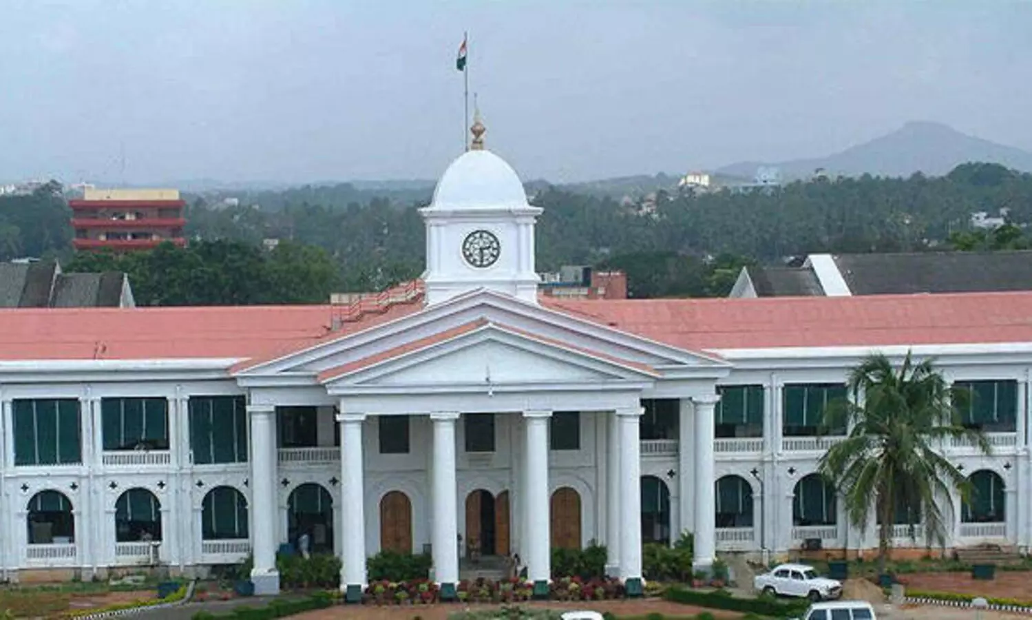 2000 കോടി കടമെടുത്ത് ഒരു മാസത്തെ പെൻഷന്‍ വിതരണം ചെയ്യാൻ സര്‍ക്കാര്‍