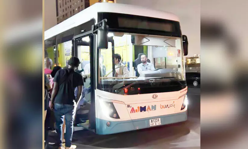 അ​ജ്മാ​ൻ ട​വ​ർ തീ​പി​ടി​ത്തം: 370പേ​രെ താ​ൽ​ക്കാ​ലി​ക കേ​ന്ദ്ര​ങ്ങ​ളി​ലേ​ക്ക് മാ​റ്റി