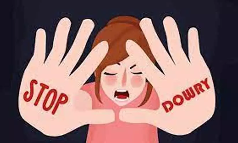 സ്ത്രീധനത്തിന്റെ പേരിൽ യുവതിയെ മർദിച്ച സംഭവം; ഭർത്താവിനും ബന്ധുക്കൾക്കും എതിരെ കേസ്