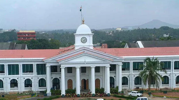 2000 കോടി കടമെടുത്ത് ഒരു മാസത്തെ പെൻഷന് വിതരണം ചെയ്യാൻ സര്ക്കാര് 2000 കോടി കടമെടുത്ത് ഒരു മാസത്തെ പെൻഷന് വിതരണം ചെയ്യാൻ സര്ക്കാര്