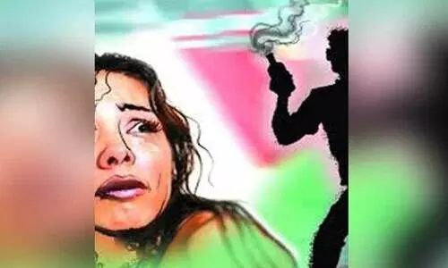 പ്രണയപ്പക; പെൺകുട്ടിക്കുനേരെ ആസിഡ് ആക്രമണം, ഒരുകണ്ണ് നഷ്ടമായി