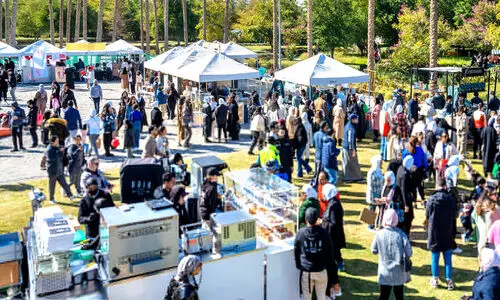 സ്വ​ദേ​ശി ഉ​ൽ​പ​ന്ന​ങ്ങ​ളു​ടെ വി​ൽ​പ​ന​യും പ്ര​ദ​ർ​ശ​ന​വു​മാ​യി മാ​ർ​ക്ക​റ്റ്