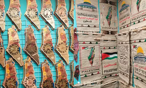 ഓ​ർ​മ​​​ച്ചെ​പ്പി​ലേ​ക്ക്​ സു​വ​നീ​റു​ക​ൾ