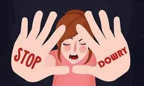 സ്ത്രീധനത്തിന്റെ പേരിൽ യുവതിയെ മർദിച്ച സംഭവം; ഭർത്താവിനും ബന്ധുക്കൾക്കും എതിരെ കേസ്