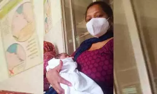 പ്രീതക്ക് പെൺകുഞ്ഞ് പിറന്നത് ഓട്ടോയിൽ; ആശ വർക്കറുടെ മനോധൈര്യം തുണയായി