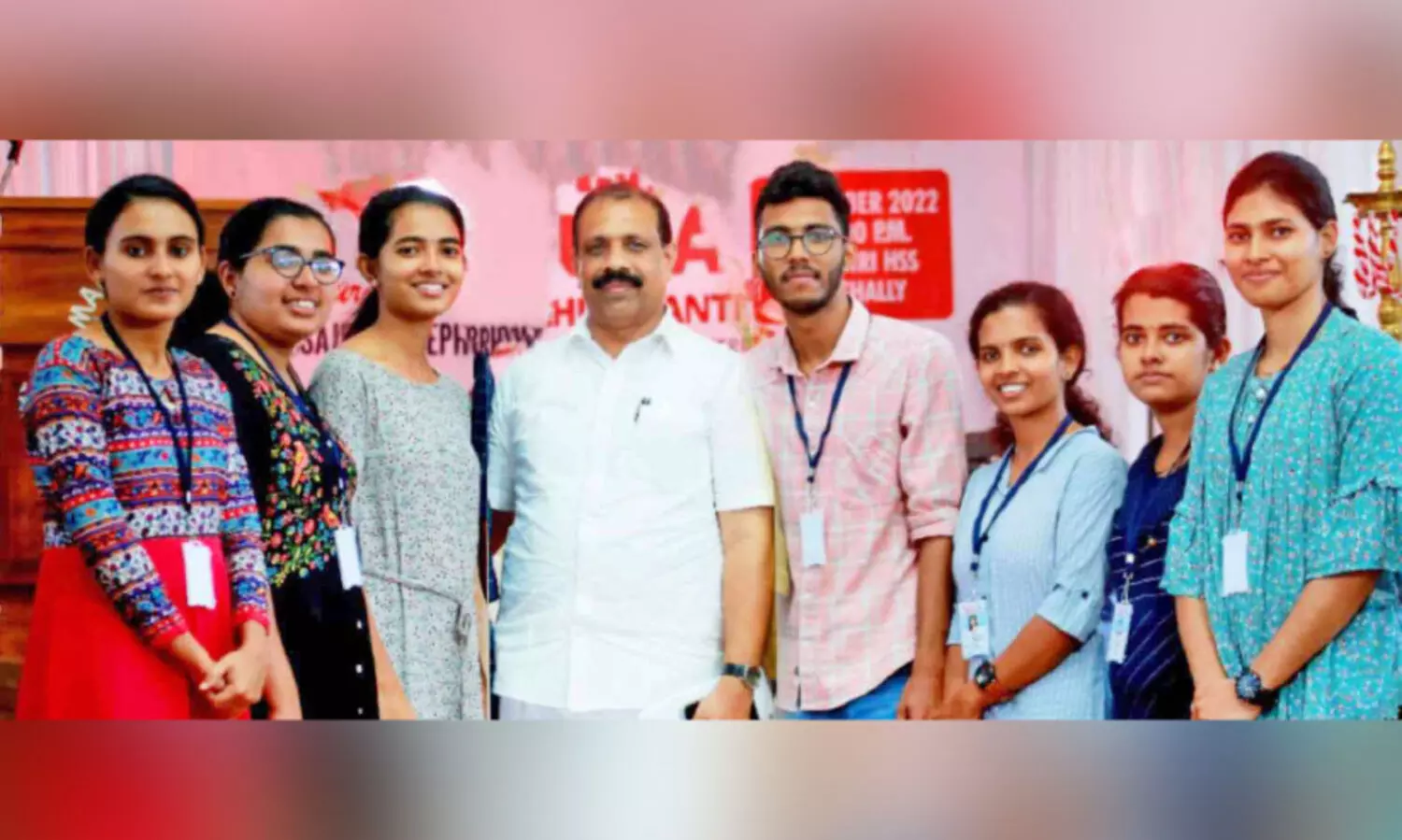 അഞ്ചുമാസം എം.എൽ.എയോടൊപ്പം ജനപ്രതിനിധി കോഴ്സ് പൂർത്തിയാക്കി വിദ്യാർഥികൾ