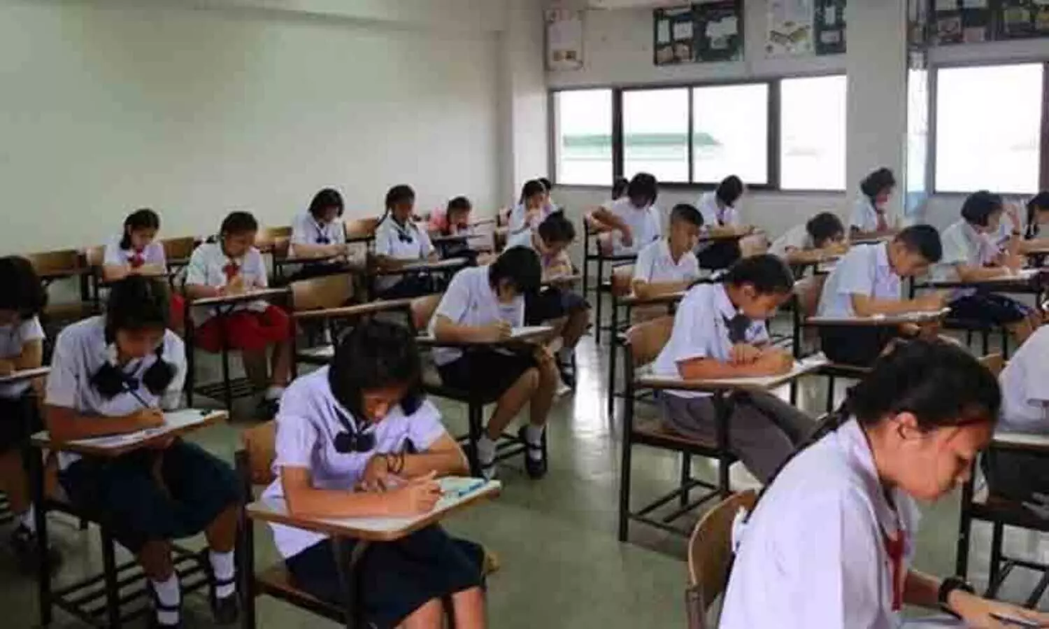 ഗർഭിണികളായ വിദ്യാർഥികളെ പുറത്താക്കാൻ പാടില്ലെന്ന് തായ്‍ലാന്‍ഡ് സര്‍ക്കാര്‍