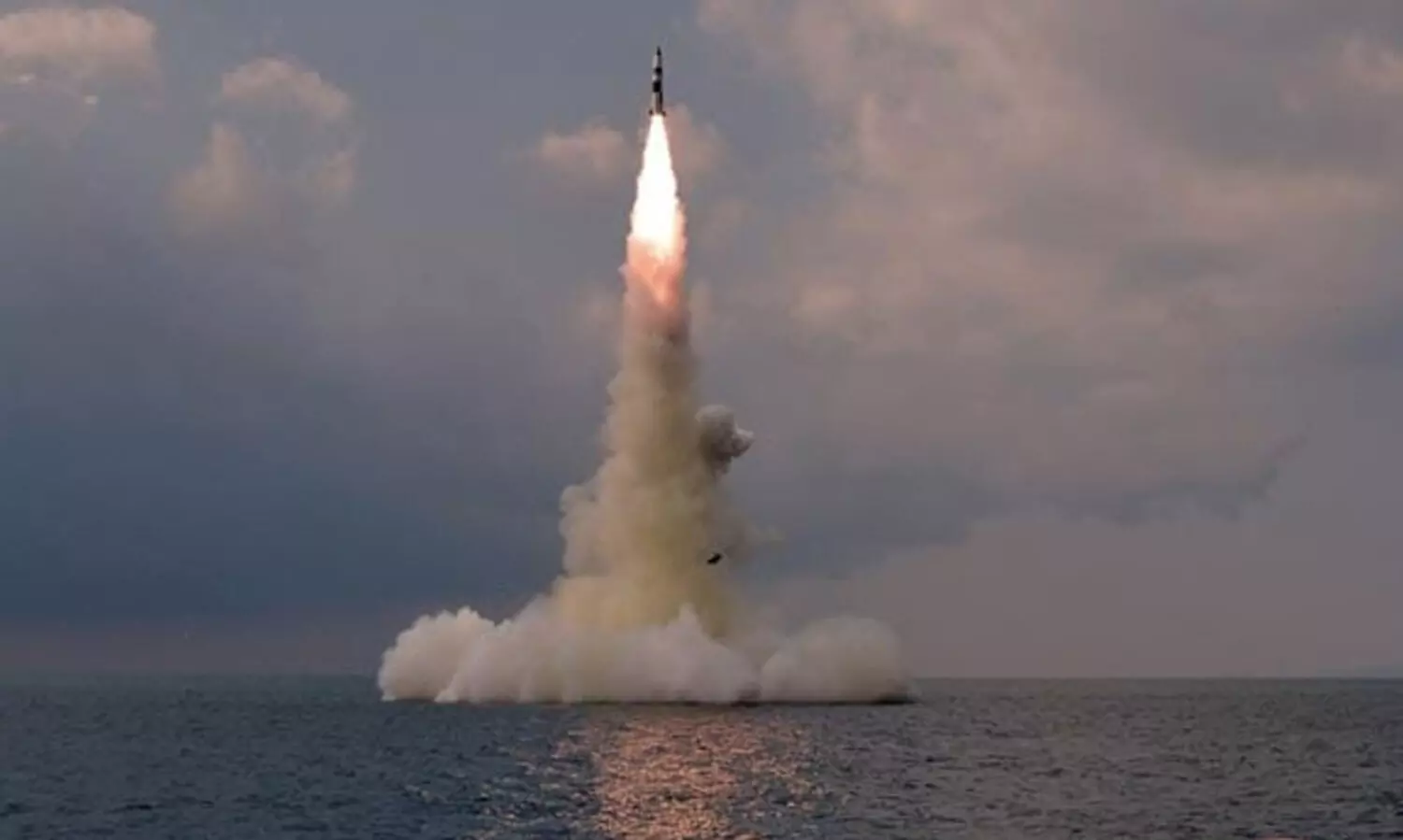 വീണ്ടും ഉത്തര കൊറിയന്‍ പ്രകോപനം; രണ്ട് മിസൈലുകൾ വിക്ഷേപിച്ചു