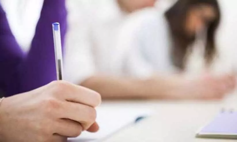 പ്രവേശന യോഗ്യത നേടുന്നവർക്ക് മാത്രം സർട്ടിഫിക്കറ്റ്; റവന്യൂവകുപ്പ് നിർദേശം തള്ളി പരീക്ഷ കമീഷണറുടെ റിപ്പോർട്ട്