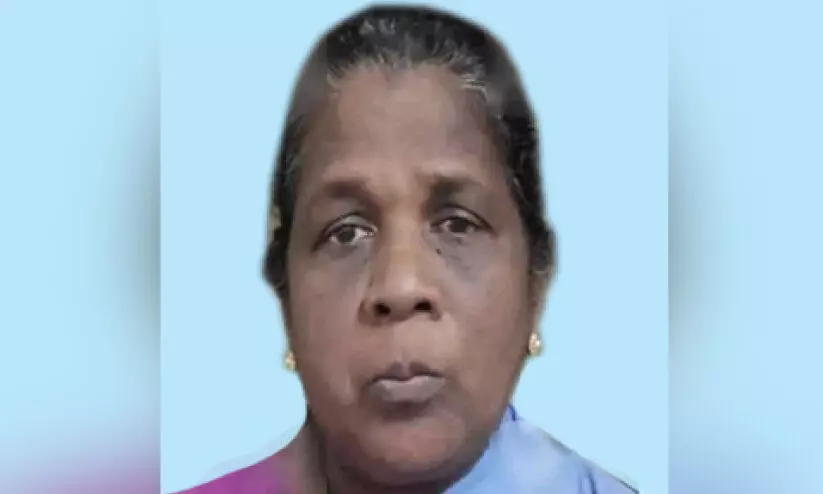 അടൂരിൽ വീട് കയറി ആക്രമണത്തിൽ തലക്ക് വെട്ടേറ്റ വീട്ടമ്മ മരിച്ചു
