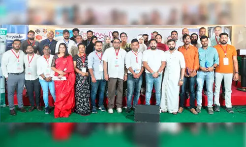 സ്നേ​ഹാ​ദ​രം സം​ഘ​ടി​പ്പി​ച്ച് ക്യൂ​മേ​റ്റ്സ്