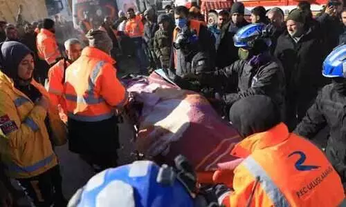 വിടാതെ പിന്തുടർന്ന് മരണം: ഭൂകമ്പത്തിൽനിന്ന് രക്ഷപ്പെട്ട ഏഴംഗ കുടുംബം വീടിന് തീപിടിച്ച് വെന്തുമരിച്ചു