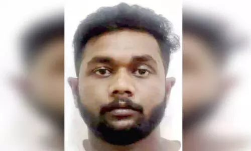 കൊലപാതകശ്രമക്കേസിലെ പ്രതി മുംബൈ വിമാനത്താവളത്തിൽ പിടിയിൽ കൊലപാതകശ്രമക്കേസിലെ പ്രതി മുംബൈ വിമാനത്താവളത്തിൽ പിടിയിൽ