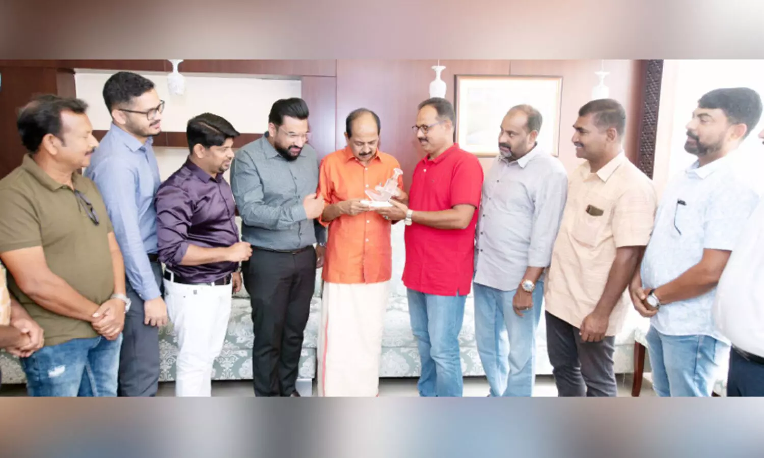 മ​ന്ത്രി ജി.​ആ​ര്‍. അ​നി​ലി​ന് സ്വീ​ക​ര​ണം ന​ല്‍കി