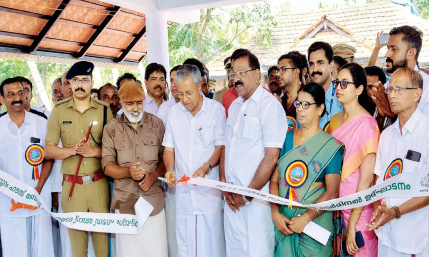 പുഴകൾ മലിനമാക്കരുത്; ഹൗസ് ബോട്ട് ഉടമകൾക്ക് മുഖ്യമന്ത്രിയുടെ മുന്നറിയിപ്പ്