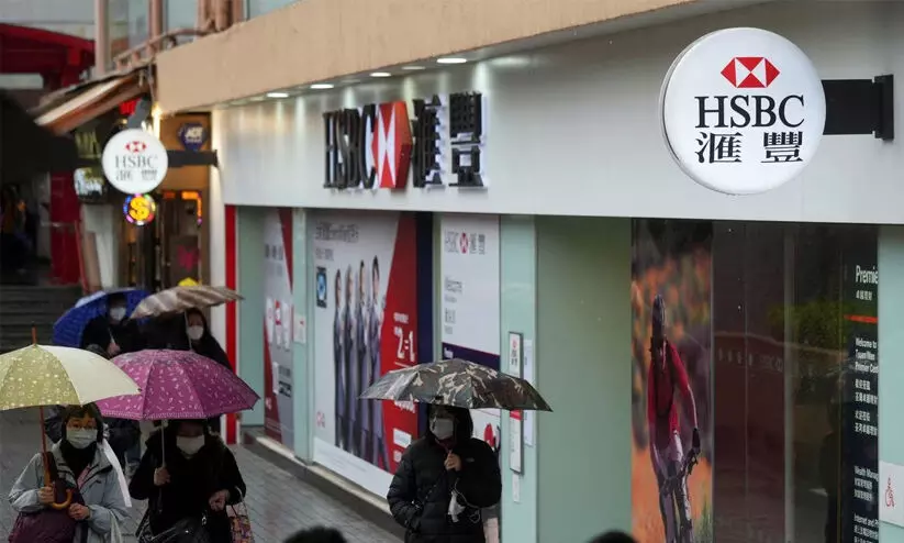 ജീവനക്കാരുടെ ബോണസ് വെട്ടിക്കുറച്ച് എച്ച്.എസ്.ബി.സി; സി.ഇ.ഒയുടെ ശമ്പളം കൂട്ടി ജീവനക്കാരുടെ ബോണസ് വെട്ടിക്കുറച്ച് എച്ച്.എസ്.ബി.സി; സി.ഇ.ഒയുടെ ശമ്പളം കൂട്ടി