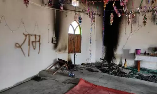 മധ്യപ്രദേശിൽ ക്രിസ്ത്യൻ പള്ളി ആക്രമിച്ച് തീയിട്ട് ഭിത്തിയിൽ ശ്രീരാമന്റെ പേരെഴുതി