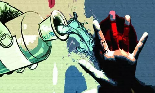 അസമിൽ പതിനേഴുകാരിക്ക് നേരെ ആസിഡ് ആക്രമണം