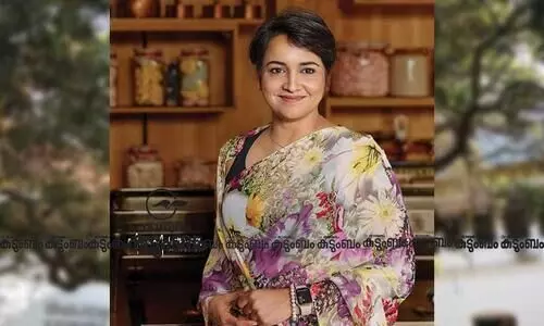 ‘അത്ഭുതമാണ് ട്രാഫിക്, റോഡിൽ ഭാഗ്യംകൊണ്ട് എങ്ങനെയൊക്കെയോ നമ്മൾ മുന്നോട്ടു പോവുന്നു’ - ലെന