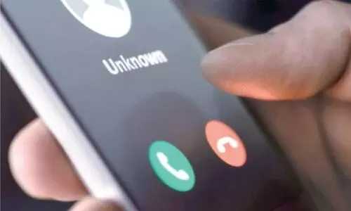 മൊ​ബൈ​ൽ ബ്രോ​ഡ്‌​ബാ​ൻ​ഡ് സേ​വ​നം; ഉ​യ​ർ​ന്ന ഡൗ​ൺ​ലോ​ഡ് സ്പീ​ഡ് സ​ഹം വി​ലാ​യ​ത്തി​ൽ