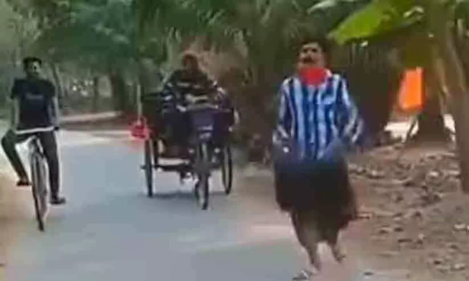 trader selling plastic container-viral video