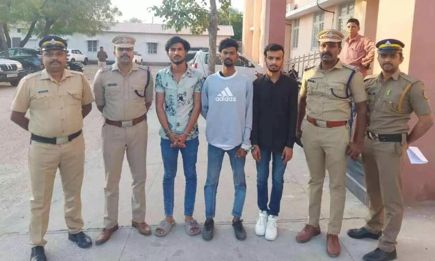 ഷിപ്പിങ് കമ്പനിയിൽ ജോലി, ഓഫർ ലെറ്റർ വരെ അയച്ചുനൽകി; കൊല്ലം സ്വദേശിക്ക് നഷ്ടമായത് മൂന്ന് ലക്ഷം രൂപ