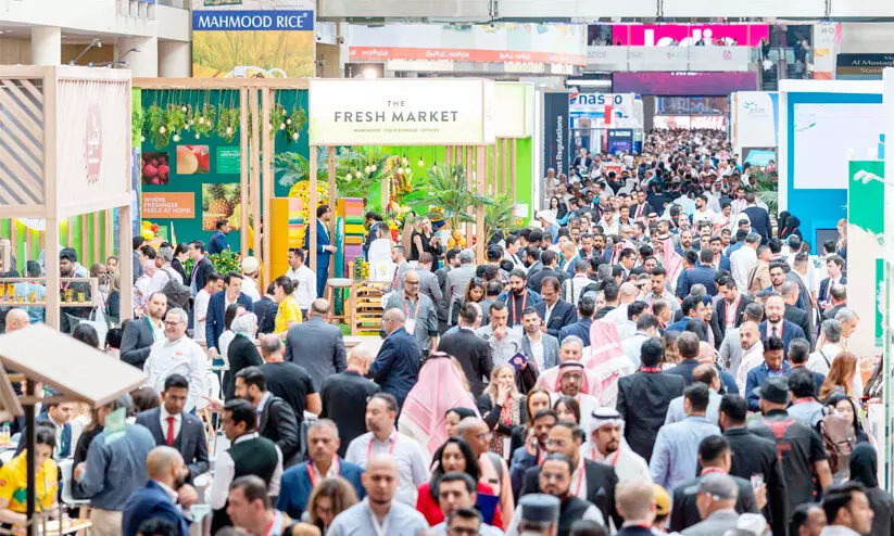 ര​ണ്ടാം​ദി​നം തി​ര​ക്കി​ല​മ​ർ​ന്ന്​ ‘ഗ​ൾ​ഫു​ഡ്​’