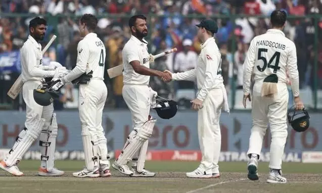 ഇന്ത്യൻ പരമ്പര പാതിവഴിയിൽ നിൽക്കെ ഓസീസ് താരങ്ങളുടെ കൂട്ടമടക്കം തുടരുന്നു ഇന്ത്യൻ പരമ്പര പാതിവഴിയിൽ നിൽക്കെ ഓസീസ് താരങ്ങളുടെ കൂട്ടമടക്കം തുടരുന്നു